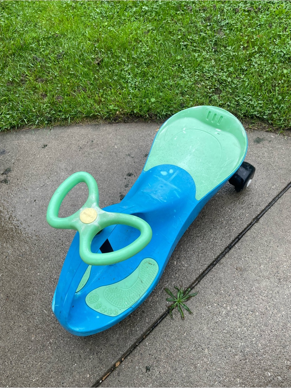 Kids Blue and Green Ride-On Wiggle Car - Plasma Car
